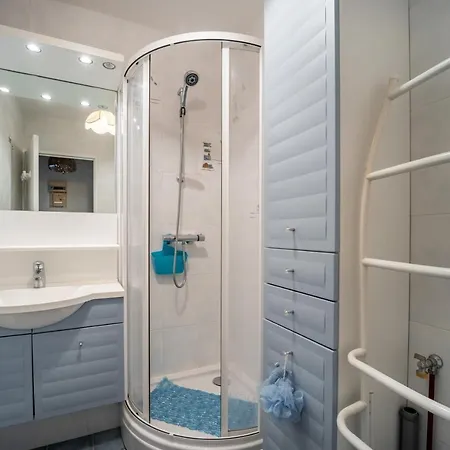 Le Pavois - A 50 Metres De La